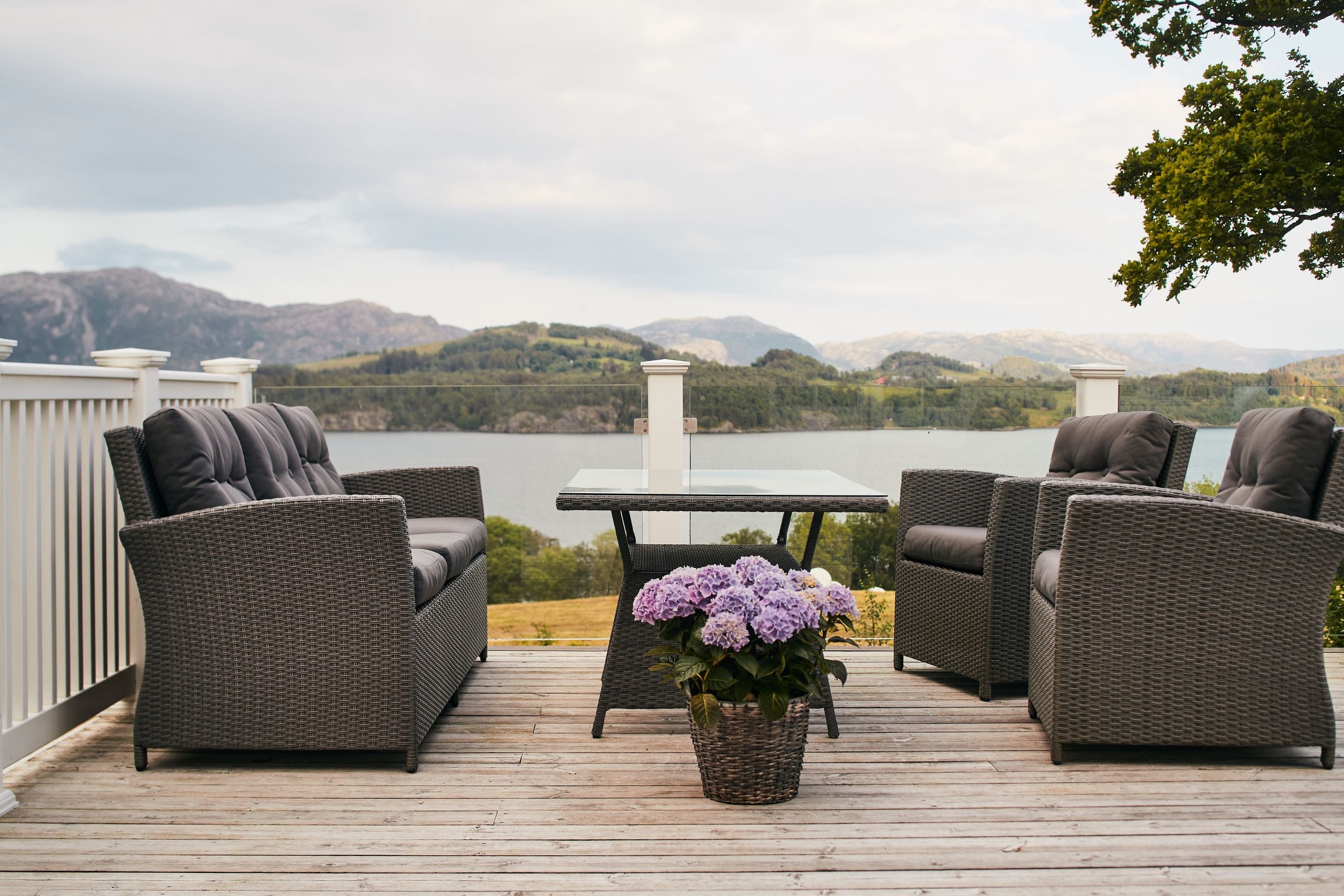 Glassrekkverk i modellen Utsyn som bevarer den flotte utsikten over fjorden