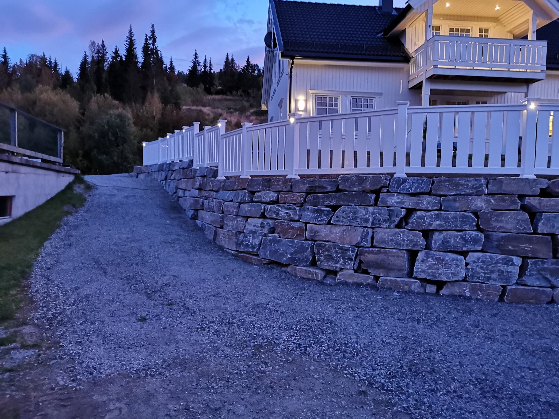 Forsterket Villa PLUS-utgave med ekstra kraftig aluminiumsinnsats i stolper og topprekke